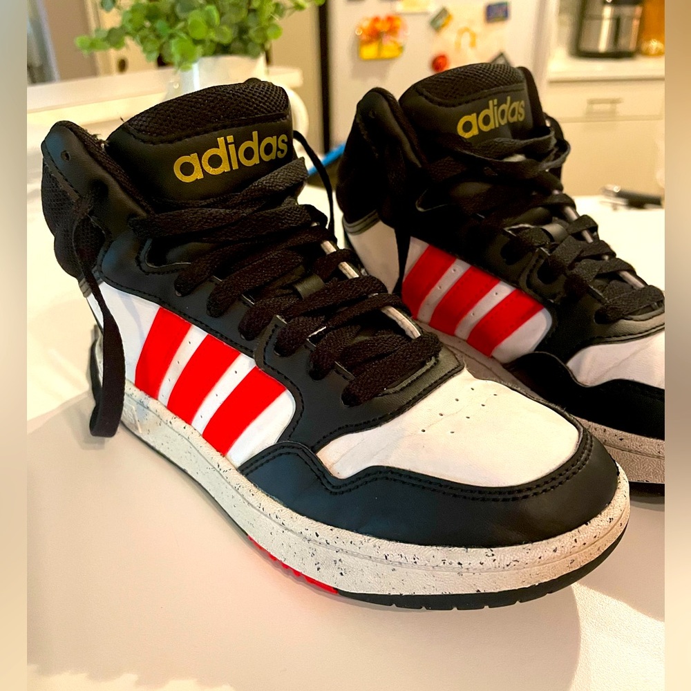 Boys high top adidas size 3.5